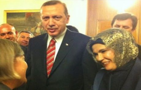 Başbakan Resepsiyona Eşiyle Katıldı