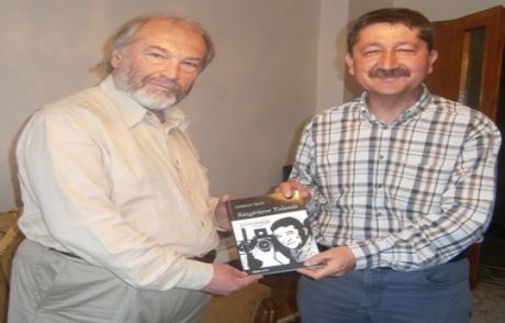 Arkadaşının Hayatını Kitaplaştırdı
