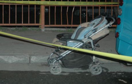 Cesedi Bebek Arabasına Koymuş