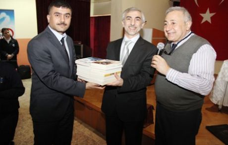 Kılıç, Eğitim Seminerlerini Sürdürüyor