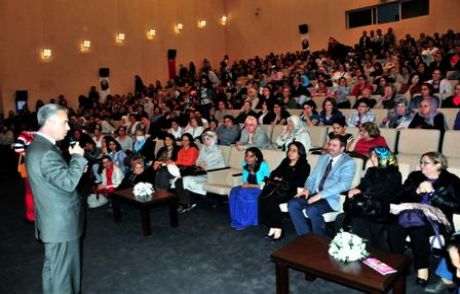Cemalnur Sargut'a Yoğun İlgi!