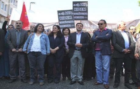 Demirtaş Ve Bdp Vekilleri Taksim'de