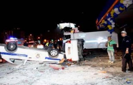 Taraftar Polis Aracını Bu Hale Getirdi