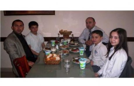 Şampiyon Öğrenciler Yemekte