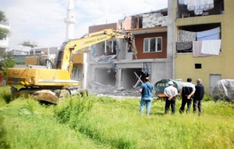 Bursa'da Ağlatan Yıkım!