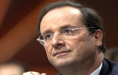 Hollande'ın Uçağına Yıldırım İsabet Etti