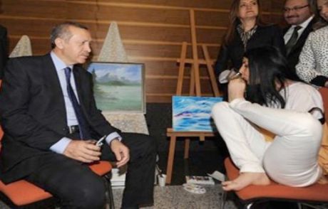 Başbakan Donup Kaldı!