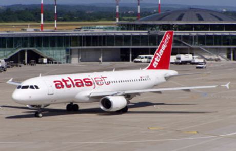 Atlasjet Uçağına Yıldırım Düştü