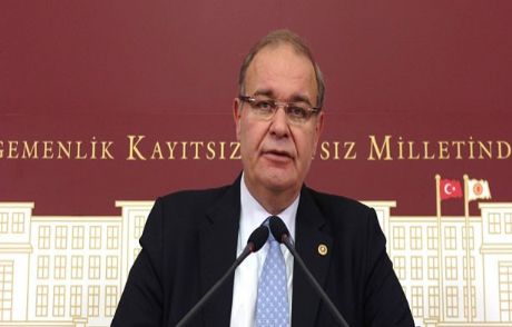 Milli Bayramlar, Yönetmeliklere Sığmaz