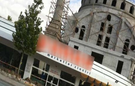 Cami Altlarında Market Olur Mu?