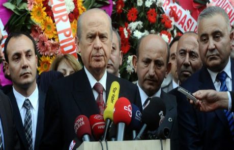 Bahçeli'nin Karşısına Aday Olarak Çıkıyor
