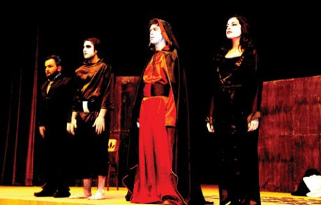 'siyah Pelerinli Adam' İçin Perdelerini Açtı