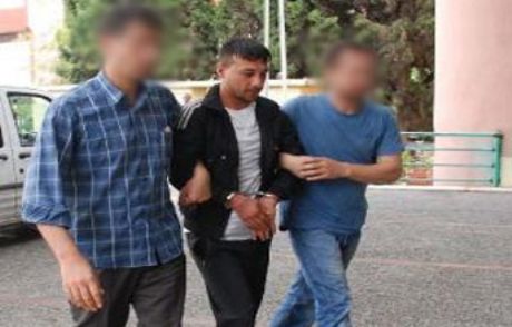 Soymaya Girdiği Evde Kadının Yatağına Girdi