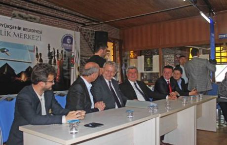 Der Laan Gençlerin Sorularını Cevapladı
