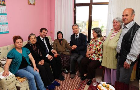 100 Yaşındaki Nineye Doğum Günü Ziyareti