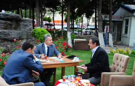 Halk Görüşmelerini Açık Alana Taşıdı