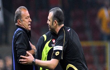 Terim Sinirini Kameramandan Çıkardı