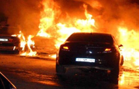 İstanbul'da 4 Araç Kundaklandı