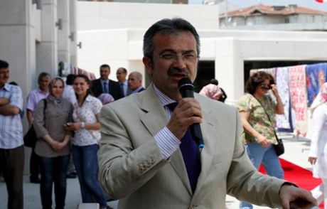 Gesmek Sergisini Vali Topaca Açtı
