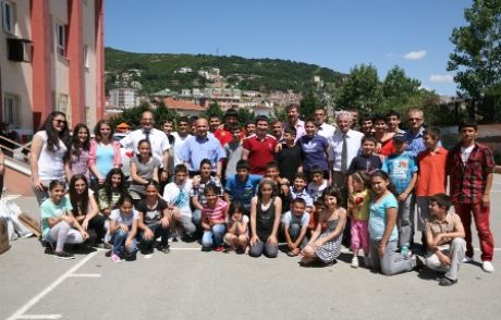 Başkan Öz'den Şampiyon Öğrencilere Ödül