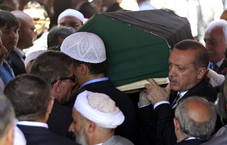 Ünlü İşadamı Toprağa Verildi