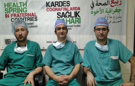 Yeryüzü Doktorları Suriyeli'lerin Yanında