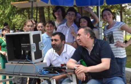 Film Setinde Olay Çıktı!