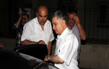 Rektörle Birlikte 16 Kişi Serbest