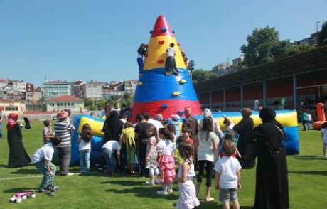 Dünya Çocukları Çocuk Şenliği'nde Buluştu