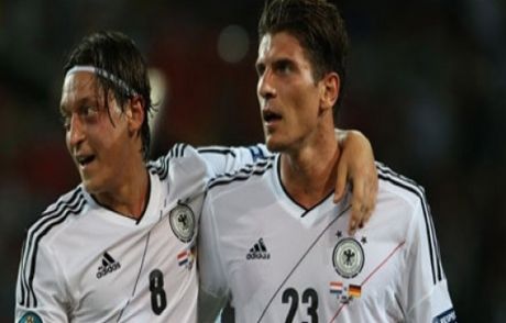 Mesut Özil Ve Arkadaşları Rekor Peşinde