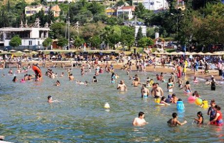 Kocaeli Halkı Denize Akın Etti