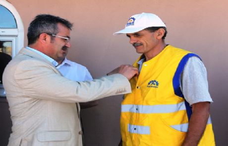 Başkan Köşkerden Ayın İşçisine Ödül