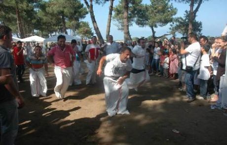Karasu'da Yer Yerinden Oynadı