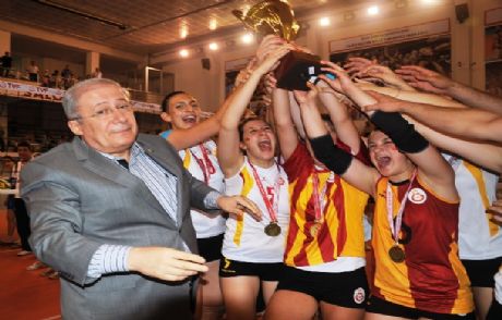Genç Kızlarda Şampiyon Galatasaray