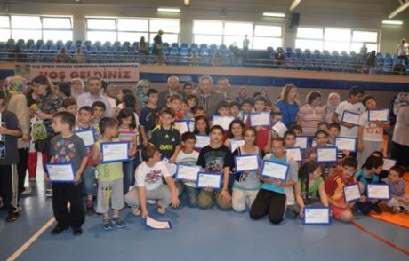Kış Spor Okulu Öğrencilerine Sertifika