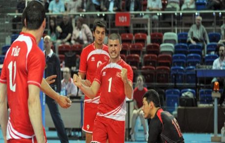 Millilerimiz Romanya'ya Set Vermedi!