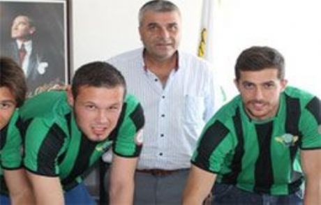 Akhisar'da 8 İmza Birden
