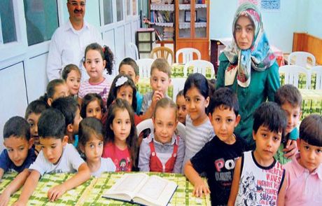 6 Yaşında Hafız Olan Zeynep Sınavda Ağlattı