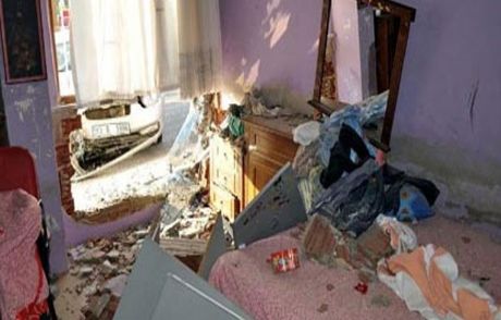Yatağında Uyurken Otomobil Çarptı