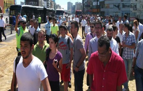 Metrobüste Hattında Çökme Meydana Geldi