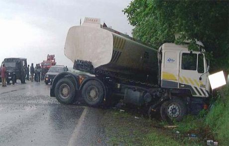 Freni Boşalan Tanker Dehşet Saçtı