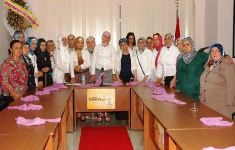Ak Kadınlardan Toplu İstifa