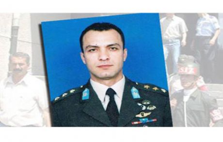 Yüzbaşının Kayan Hayatı