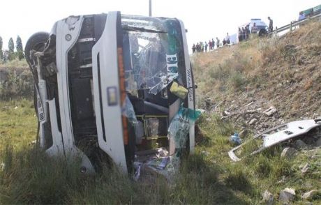 Halk Otobüsü Şarampole Yuvarlandı