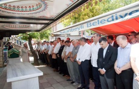 Sevinç'i Acı Gününde Yalnız Bırakmadı