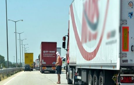 Kapıkule'de 6 Kilometrelik Tır Kuyruğu