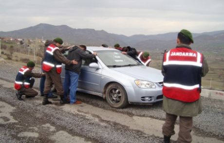 İki Trafonun Kablolarını Çaldılar