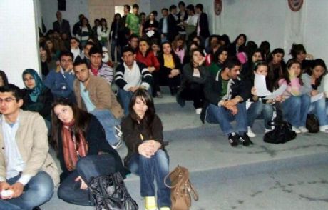 Üniversiteli İşsiz Sayısı Patladı