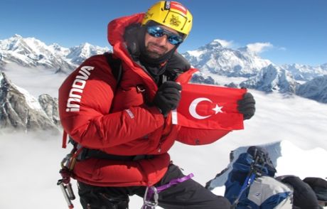 Tunç Fındık 'dağların Dağı' K2'nin Zirvesinde!