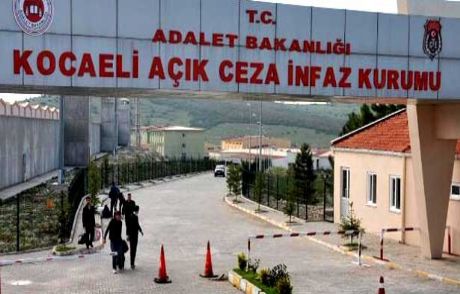 Kocaeli Cezaevi Önünde Umutlu Bekleyiş